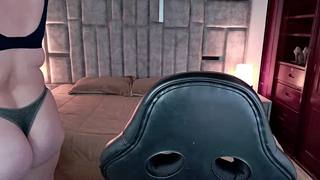 azul veraa online show from 04.08.26