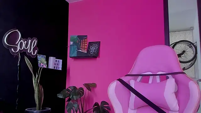 Snapshot of azula_lillet chatting on 04.18.26 azula lillet online show from 04.18.26