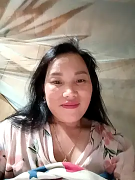 Snapshot of yu--yo chatting on 02.13.26 yu--yo online show from 02.13.26