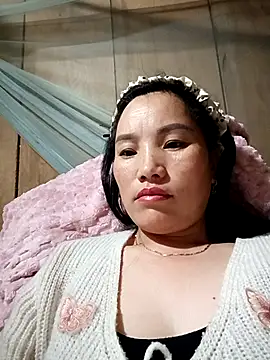 Snapshot of yu--yo chatting on 02.17.26 yu--yo online show from 02.17.26