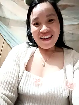 Snapshot of yu--yo chatting on 02.19.26 yu--yo online show from 02.19.26