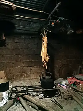 Snapshot of yu--yo chatting on 03.19.26 yu--yo online show from 03.19.26