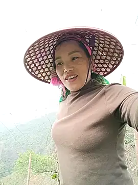 Snapshot of yu--yo chatting on 03.25.26 yu--yo online show from 03.25.26