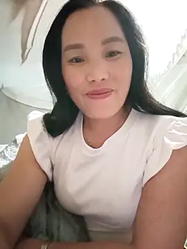 Snapshot of yu--yo chatting on 04.01.26 yu--yo online show from 04.01.26