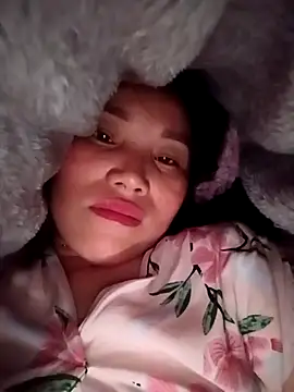 Snapshot of yu--yo chatting on 04.02.26 yu--yo online show from 04.02.26