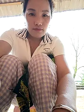 Snapshot of yu--yo chatting on 04.03.26 yu--yo online show from 04.03.26