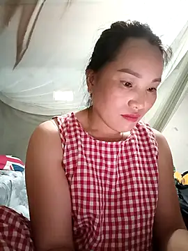 Snapshot of yu--yo chatting on 04.05.26 yu--yo online show from 04.05.26