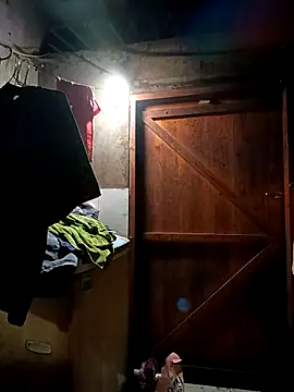 Snapshot of yu--yo chatting on 04.05.26 yu--yo online show from 04.05.26