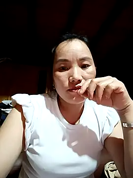 Snapshot of yu--yo chatting on 04.10.26 yu--yo online show from 04.10.26