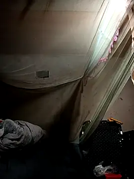 Snapshot of yu--yo chatting on 04.12.26 yu--yo online show from 04.12.26