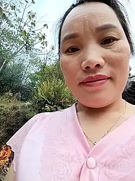 Snapshot of yu--yo chatting on 04.16.26 yu--yo online show from 04.16.26