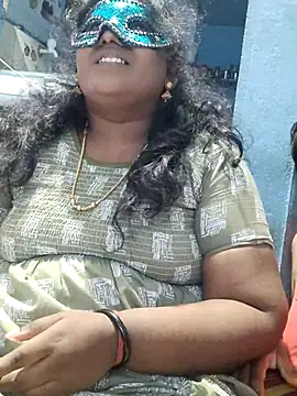 Snapshot of divyasree1431 chatting on 04.19.26 divyasree1431 online show from 04.19.26
