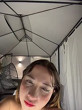 Snapshot of AliciaWhite_nt chatting on 05.24.26 AliciaWhite nt online show from 05.24.26