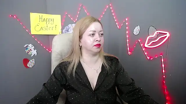 Snapshot of OliviaVerr chatting on 04.02.26 OliviaVerr online show from 04.02.26