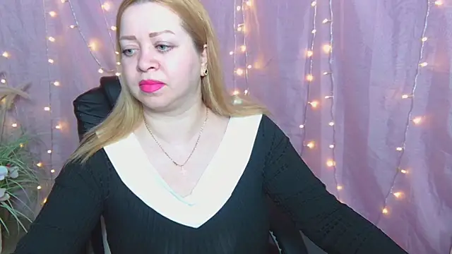Snapshot of OliviaVerr chatting on 04.17.26 OliviaVerr online show from 04.17.26