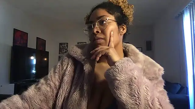 Snapshot of TechnoGoddessxxx chatting on 01.09.26 TechnoGoddessxxx online show from 01.09.26