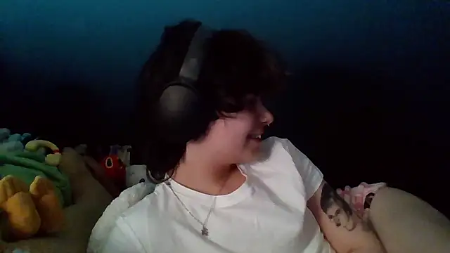 Snapshot of quwuinnie333 chatting on 01.15.26 quwuinnie333 online show from 01.15.26