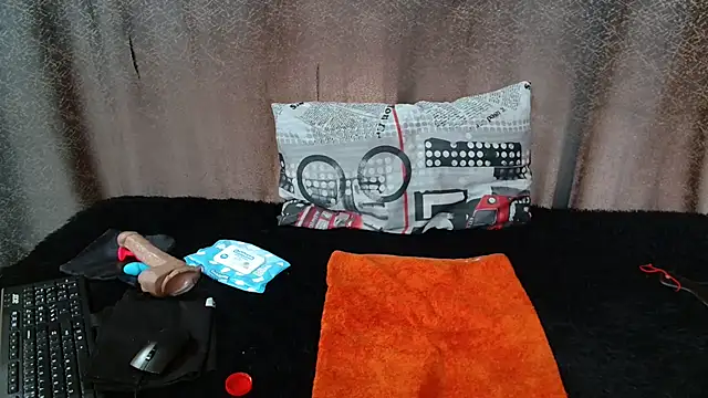 Amanda April online show from 04.01.26