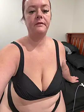 Snapshot of carinabro10 chatting on 04.19.26 carinabro10 online show from 04.19.26