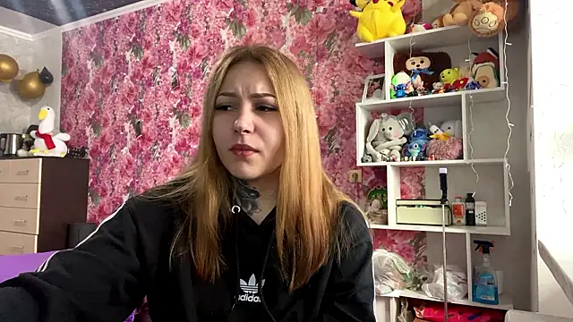 TraciBallena online show from 02.11.26