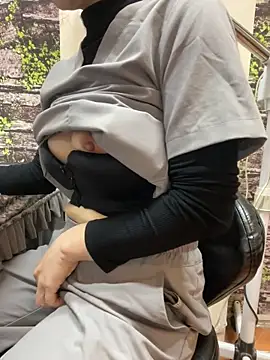 Bee bee1 online show from 02.04.26