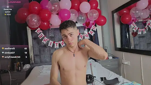 Snapshot of LeoMonnroe chatting on 02.14.26 LeoMonnroe online show from 02.14.26