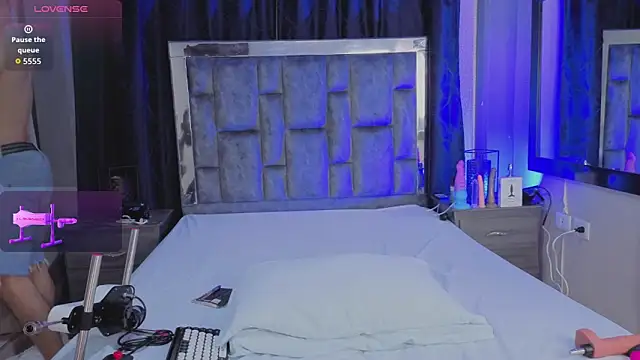 Snapshot of LeoMonnroe chatting on 04.04.26 LeoMonnroe online show from 04.04.26