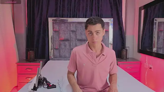 Snapshot of LeoMonnroe chatting on 04.12.26 LeoMonnroe online show from 04.12.26