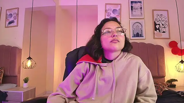 Hanabie  online show from 04.18.26