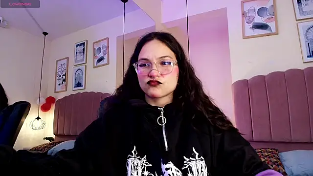 Hanabie  online show from 04.28.26