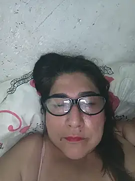 Snapshot of PatriciaGrajales chatting on 04.26.26 PatriciaGrajales online show from 04.26.26