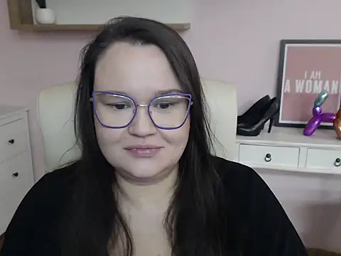 Snapshot of HollyDanceSoul chatting on 01.13.26 HollyDanceSoul online show from 01.13.26