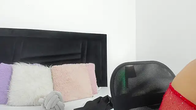 Naugthy Sara online show from 02.12.26