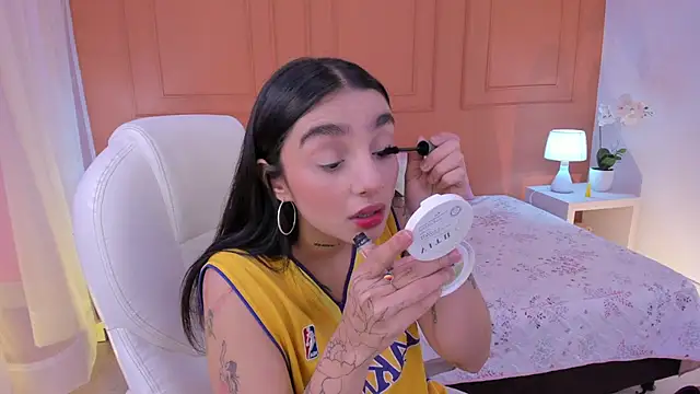 Abriil cutee online show from 05.06.26