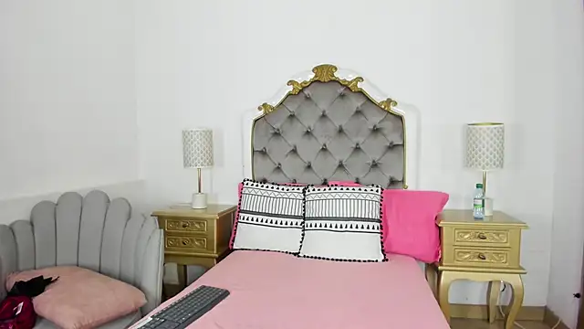 paulina lux online show from 02.11.26