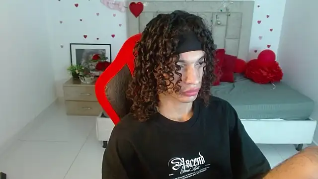 Snapshot of Axel_fox77 chatting on 02.27.26 Axel fox77 online show from 02.27.26
