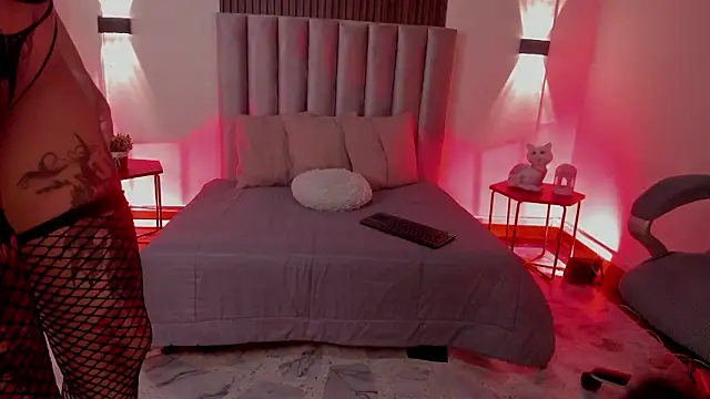 Isis Moon online show from 02.03.26