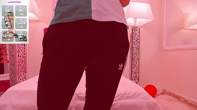 AmandaL1 online show from 11.27.25