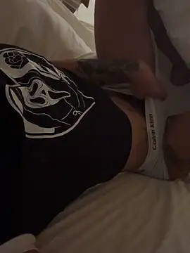 Angelasantini0 online show from 04.18.26