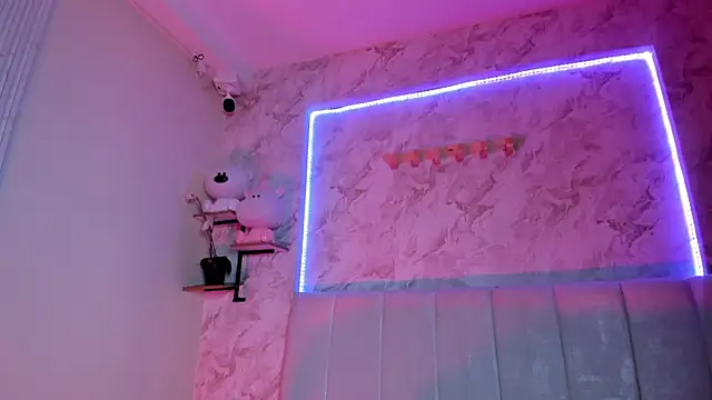 Snapshot of KimiNaru chatting on 02.27.26 KimiNaru online show from 02.27.26