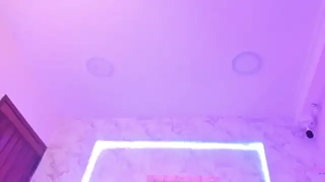 Snapshot of KimiNaru chatting on 04.09.26 KimiNaru online show from 04.09.26