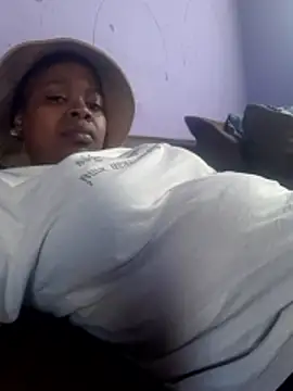 Snapshot of bigboobylicious chatting on 05.26.26 bigboobylicious online show from 05.26.26
