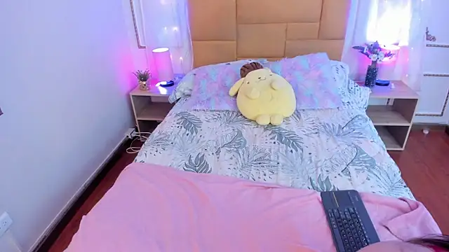 Snapshot of Jenifer_James chatting on 02.12.26 Jenifer James online show from 02.12.26