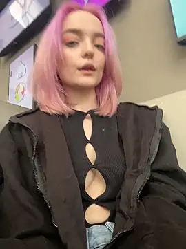 aka Blonde online show from 03.04.26