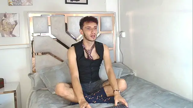 Snapshot of Curlystartt chatting on 01.14.26 Curlystartt online show from 01.14.26