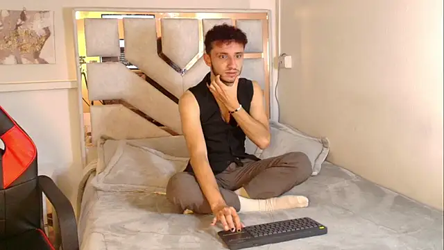 Snapshot of Curlystartt chatting on 01.15.26 Curlystartt online show from 01.15.26