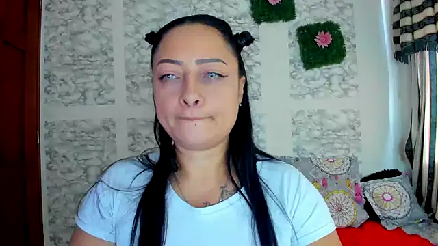 Snapshot of XXXStephanie_XXX chatting on 06.07.26 XXXStephanie XXX online show from 06.07.26