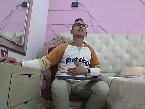 Oswalldo   online show from 02.08.26