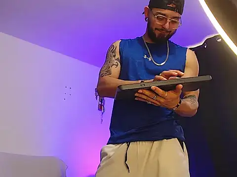 Snapshot of Axel_Stton chatting on 01.11.26 Axel Stton online show from 01.11.26