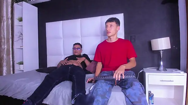 Snapshot of Alejandro_Tom chatting on 01.10.26 Alejandro Tom online show from 01.10.26